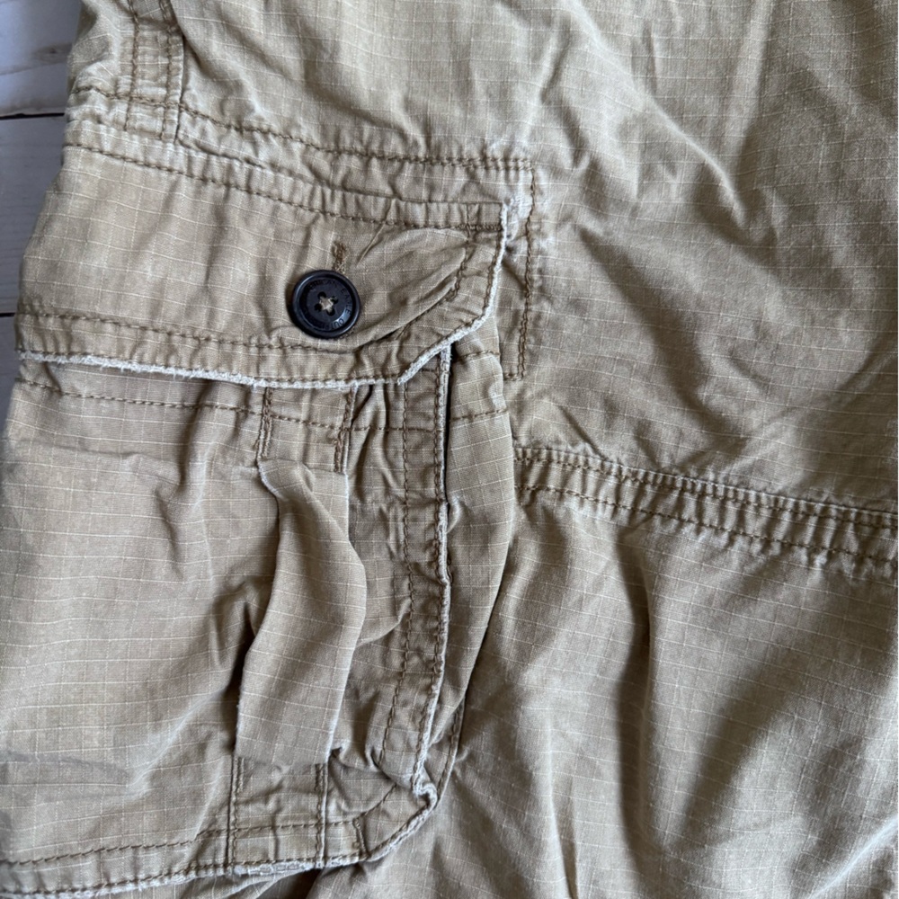 American Eagle cargo shorts - Picture 3 of 11